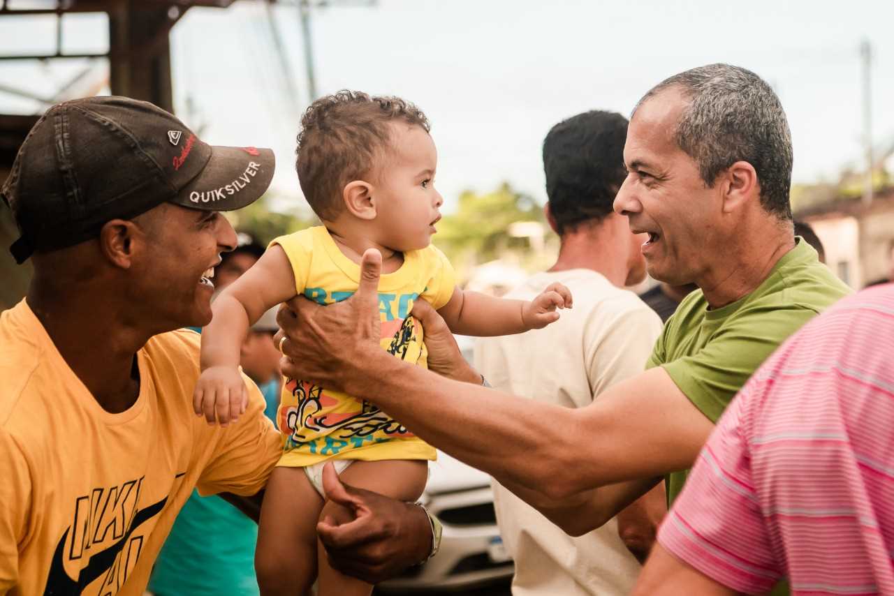 Camacã: Serviço de esgoto, asfalto e revitalização de praças foram entregues em Leoventura oficialmente